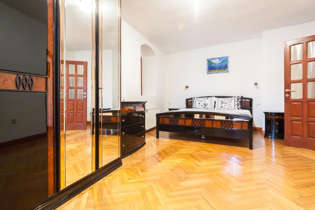 Villa & Apartments Perasto Luaran gambar