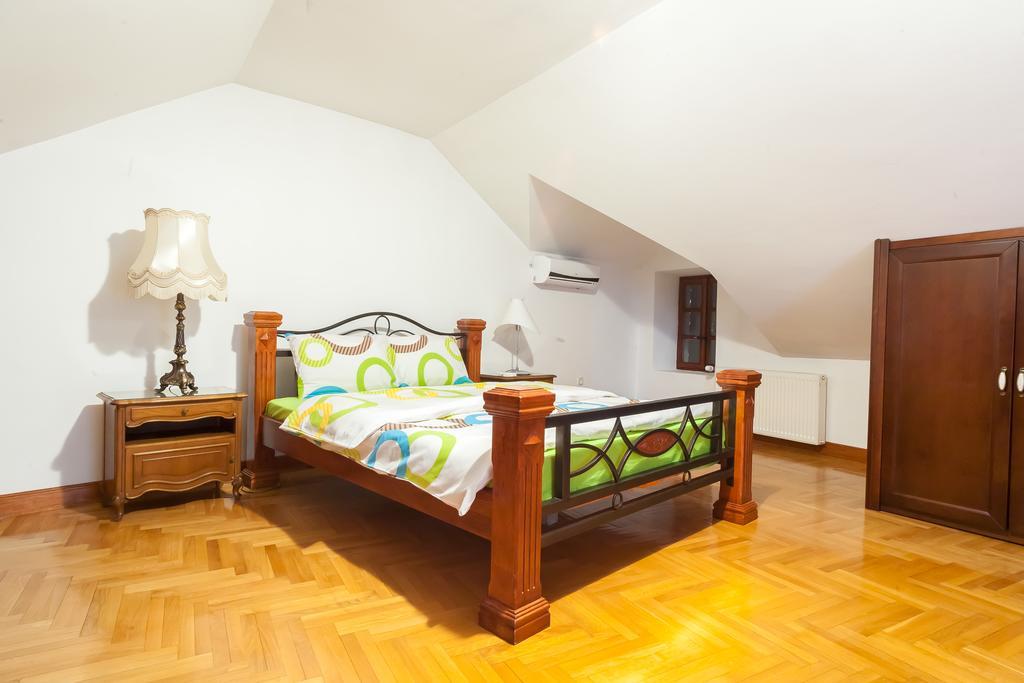 Villa & Apartments Perasto Luaran gambar