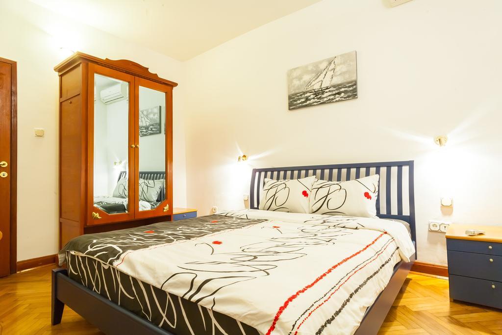 Villa & Apartments Perasto Luaran gambar